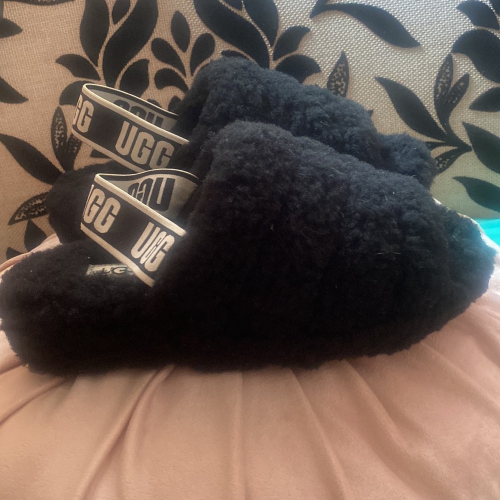 🎀 UGG Women's Cozy Black Slippers size 6 EUC - Picture 7 of 7